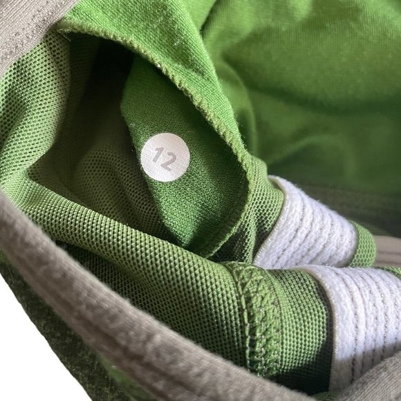 Lululemon Deep V Tank Top  *Green Leaf* Size 12 - Picture 3 of 7
